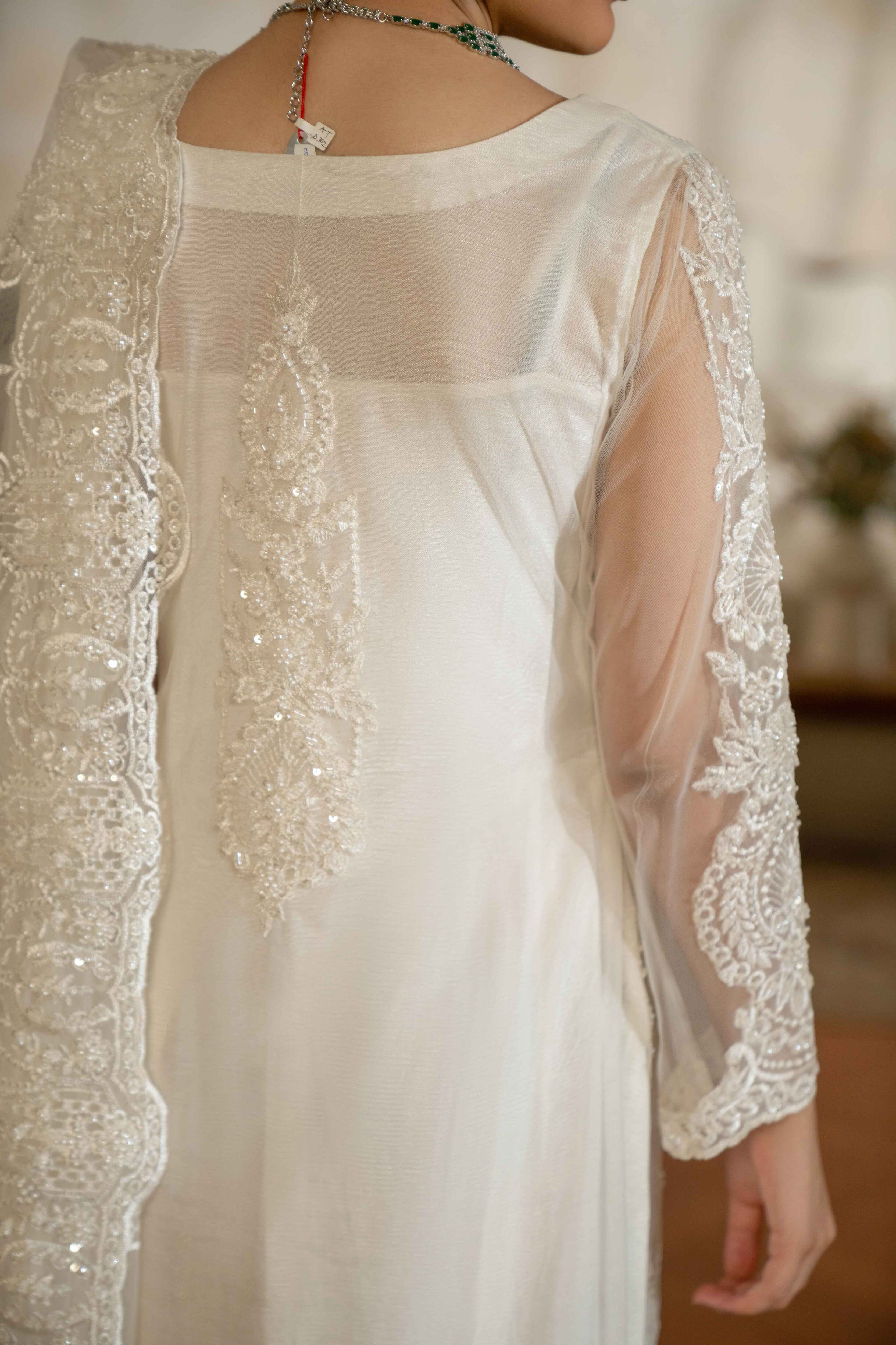 IVORY EMBELLISHED NET SET