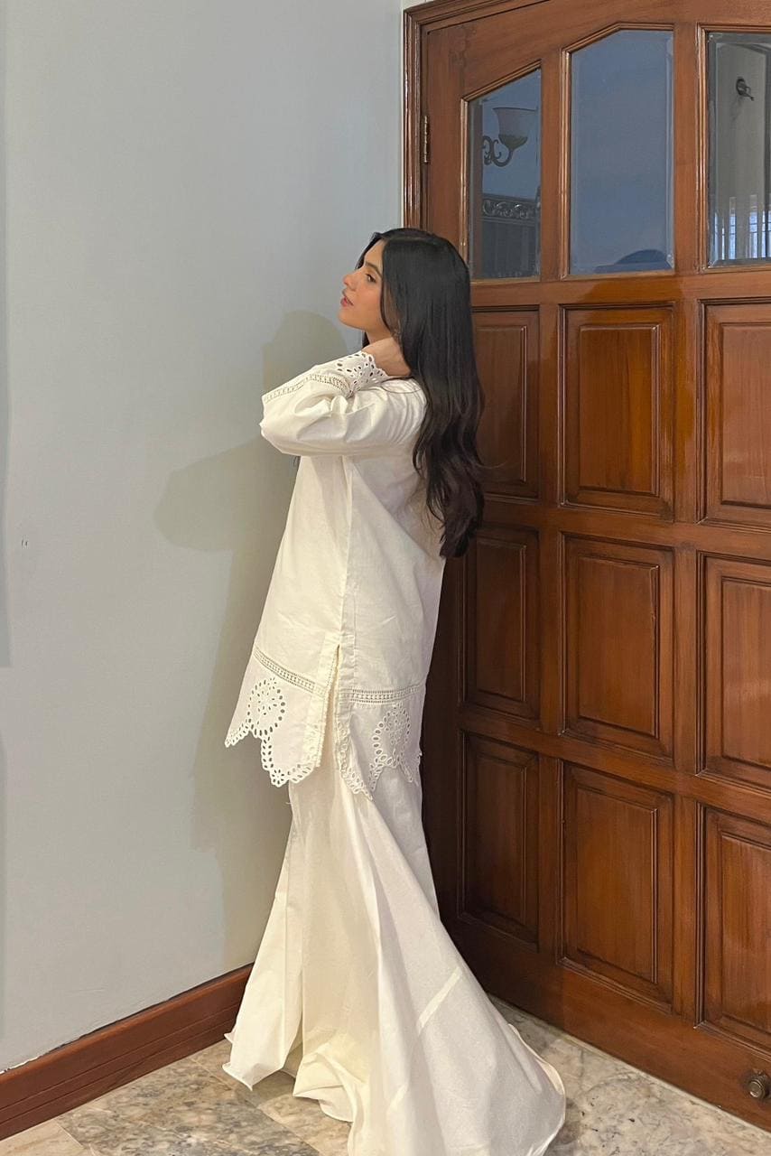 IVORY CHIKANKARI 2-PC SET