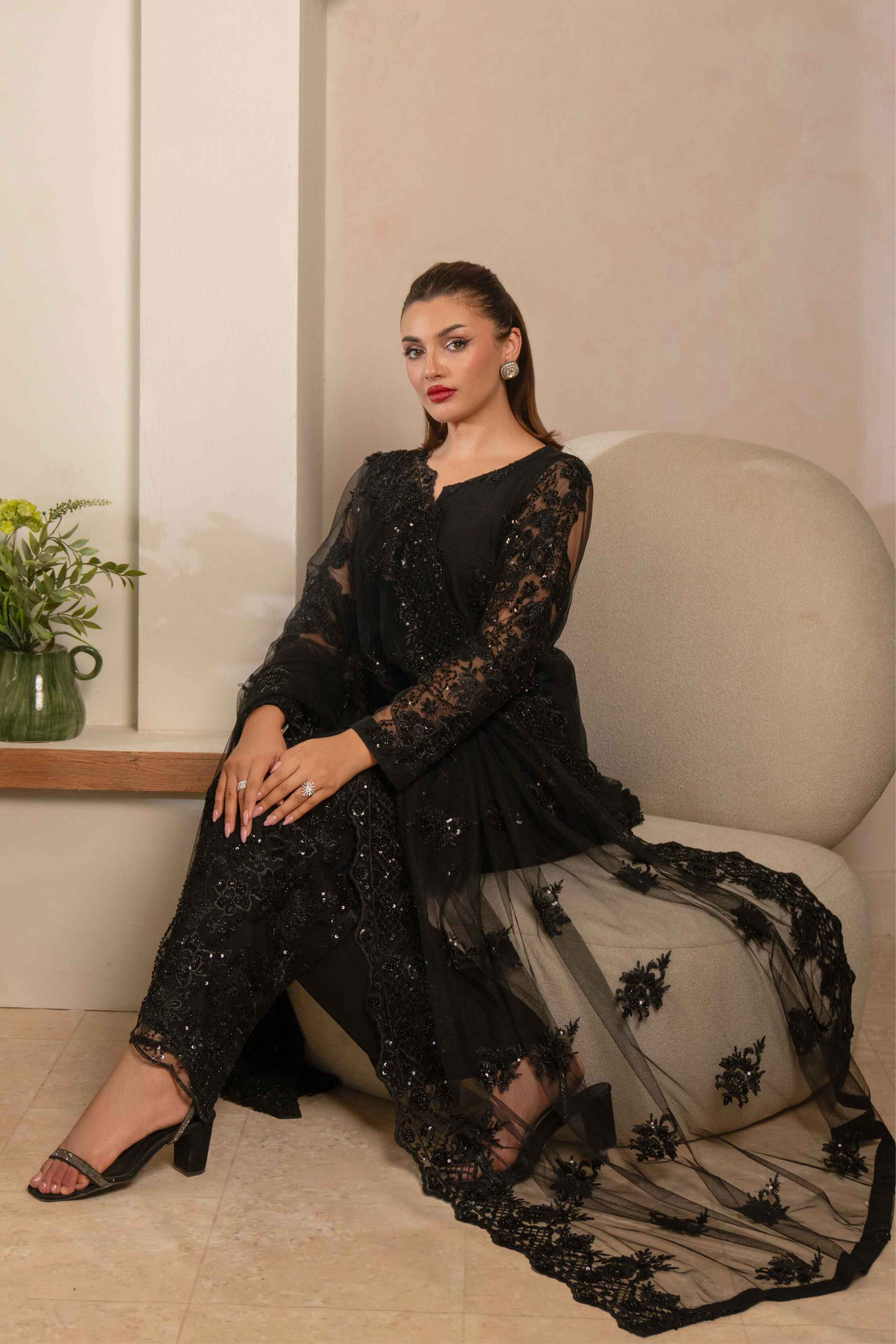 BLACK EMBELLISHED NET SET