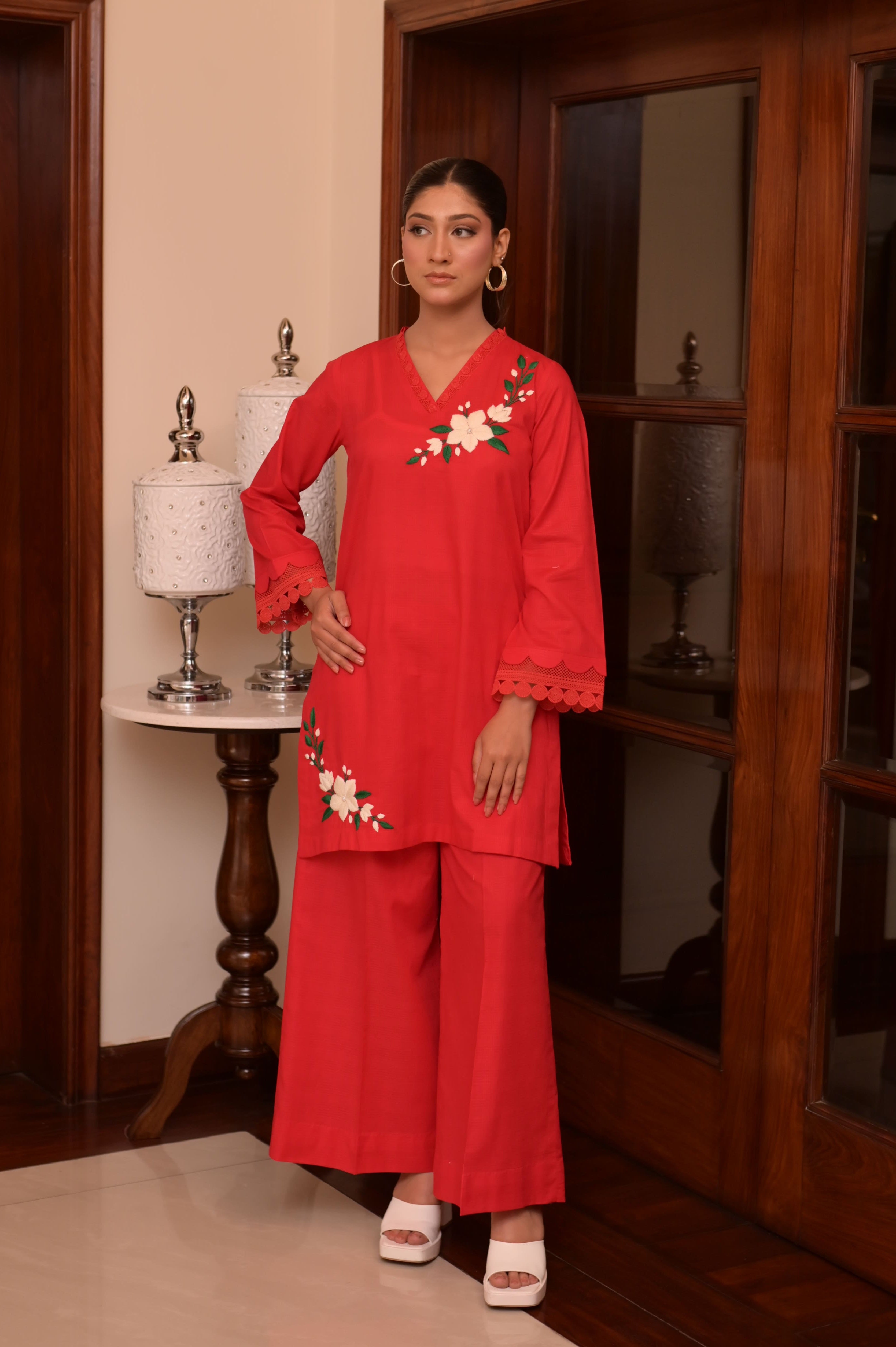 CRIMSON BLOOM HAND-EMBROIDERED COTTON JACQUARD 2-PC SET