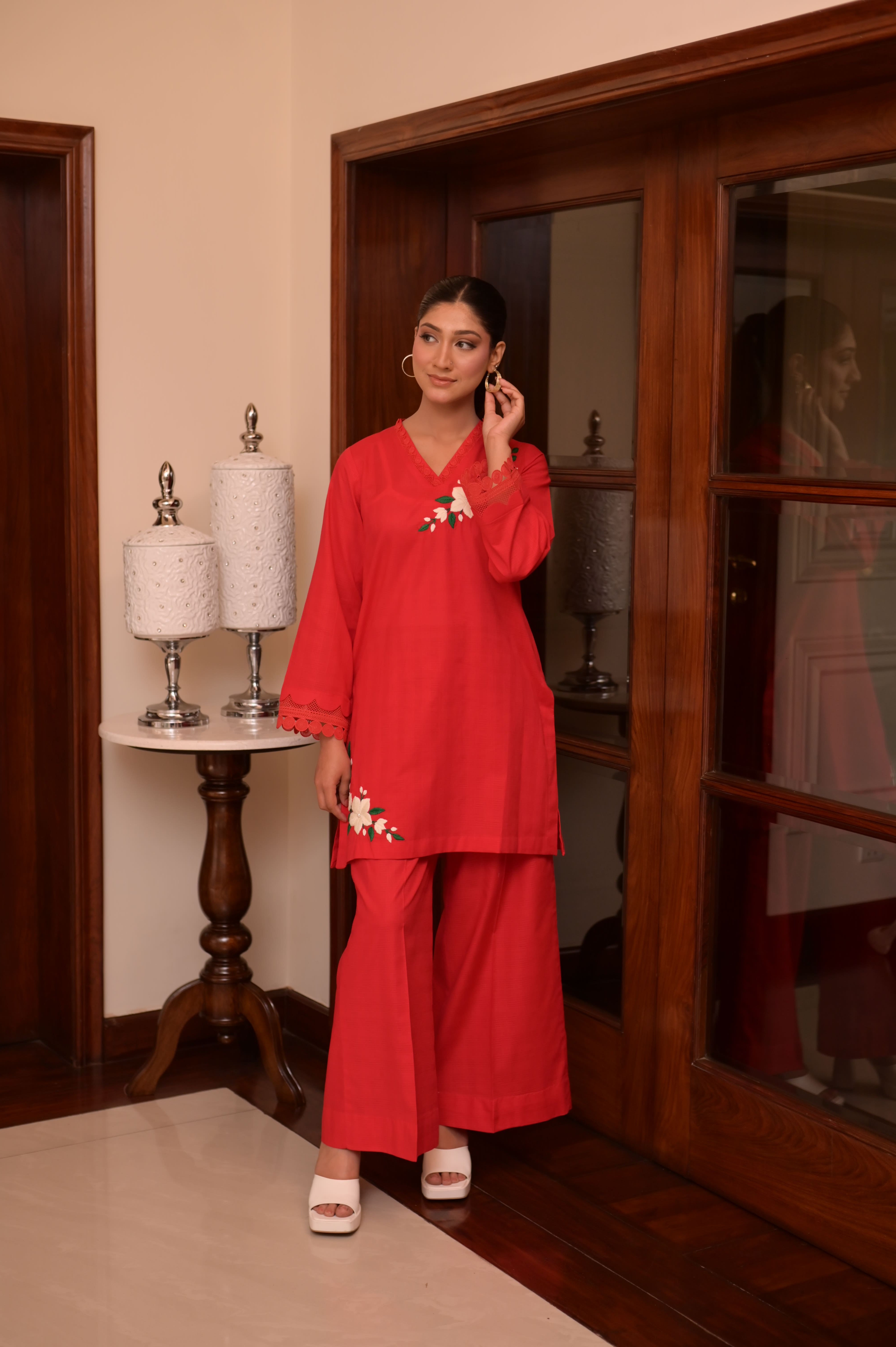 CRIMSON BLOOM HAND-EMBROIDERED COTTON JACQUARD 2-PC SET