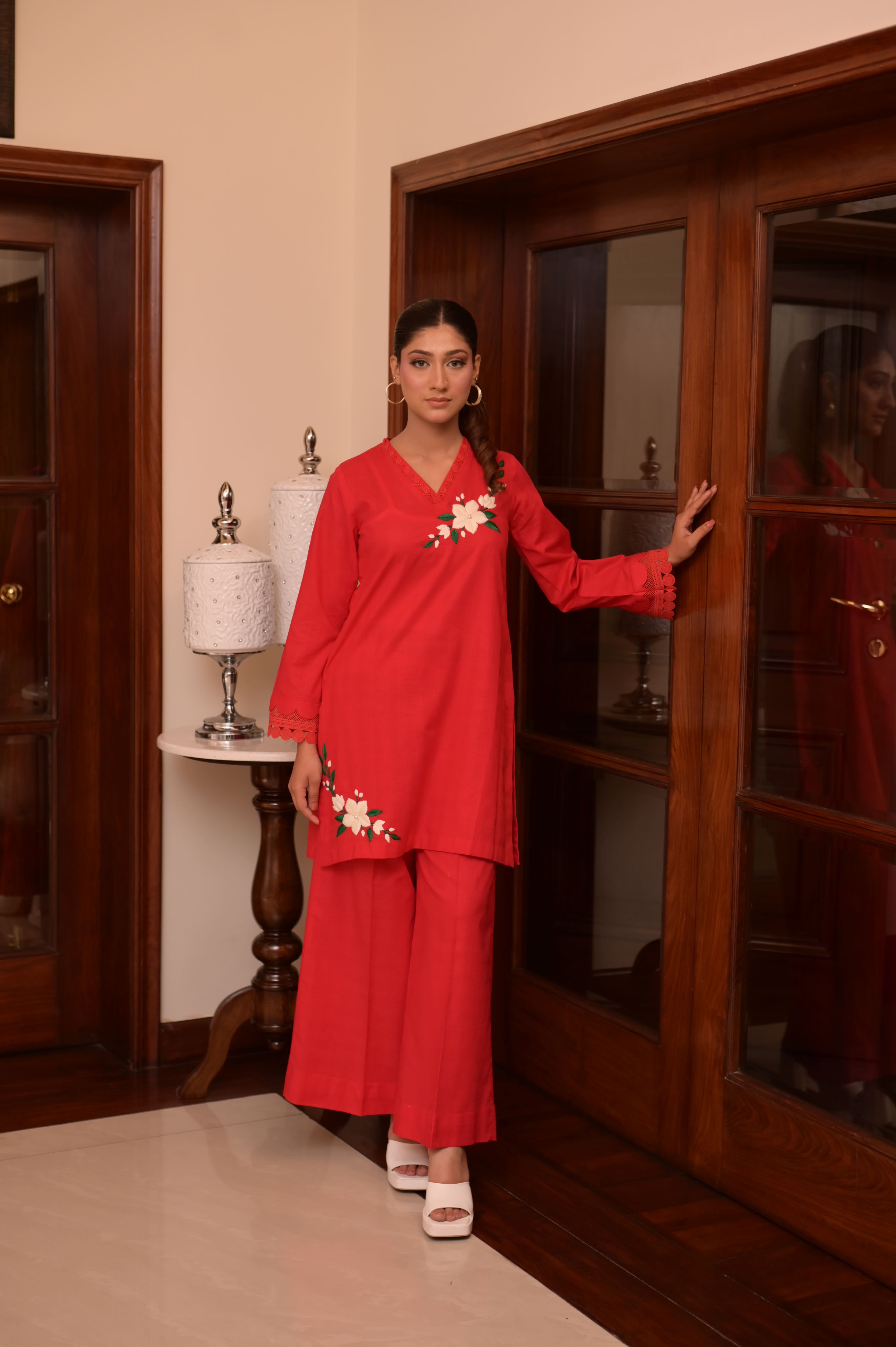 CRIMSON BLOOM HAND-EMBROIDERED COTTON JACQUARD 2-PC SET