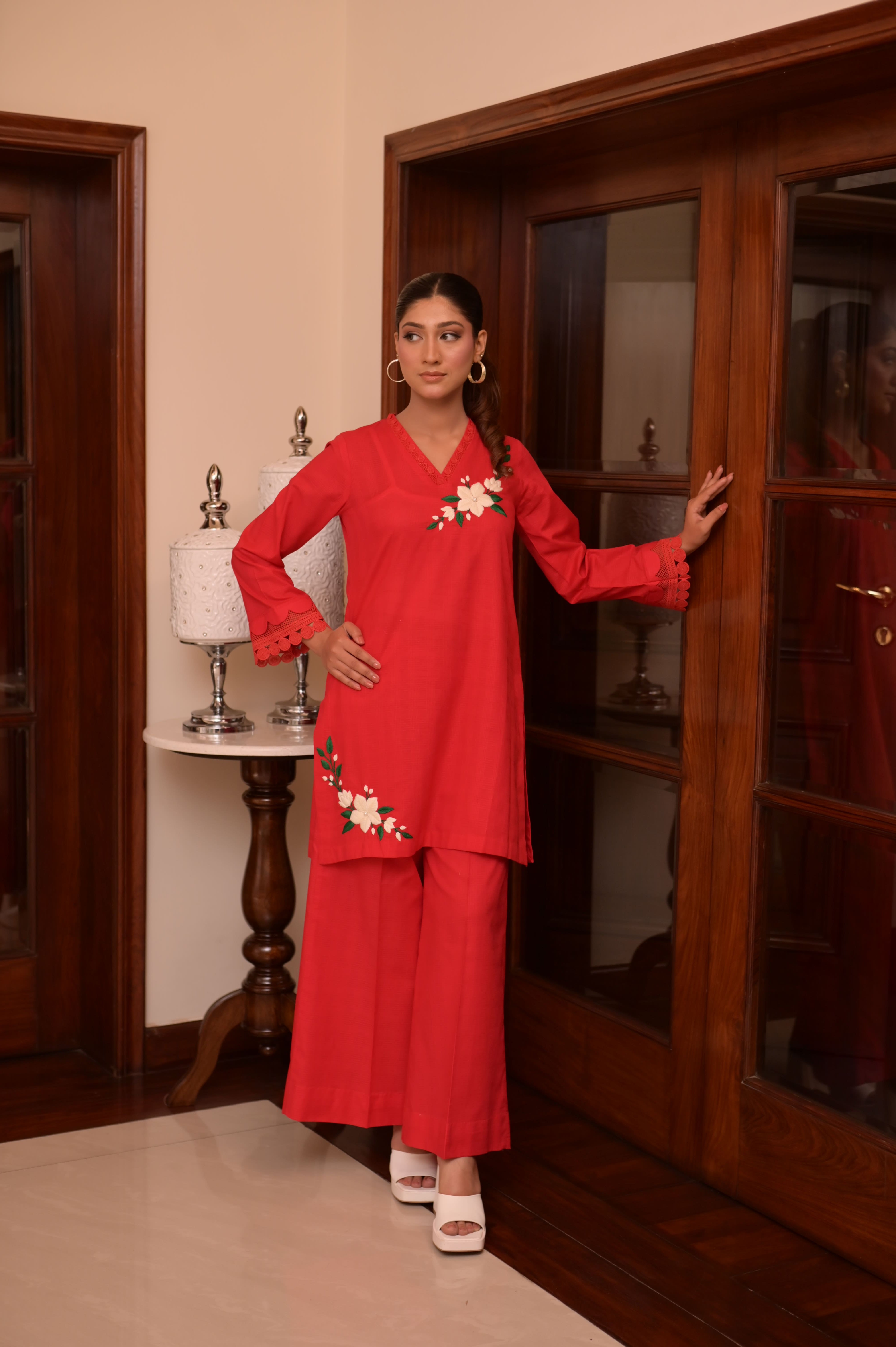 CRIMSON BLOOM HAND-EMBROIDERED COTTON JACQUARD 2-PC SET