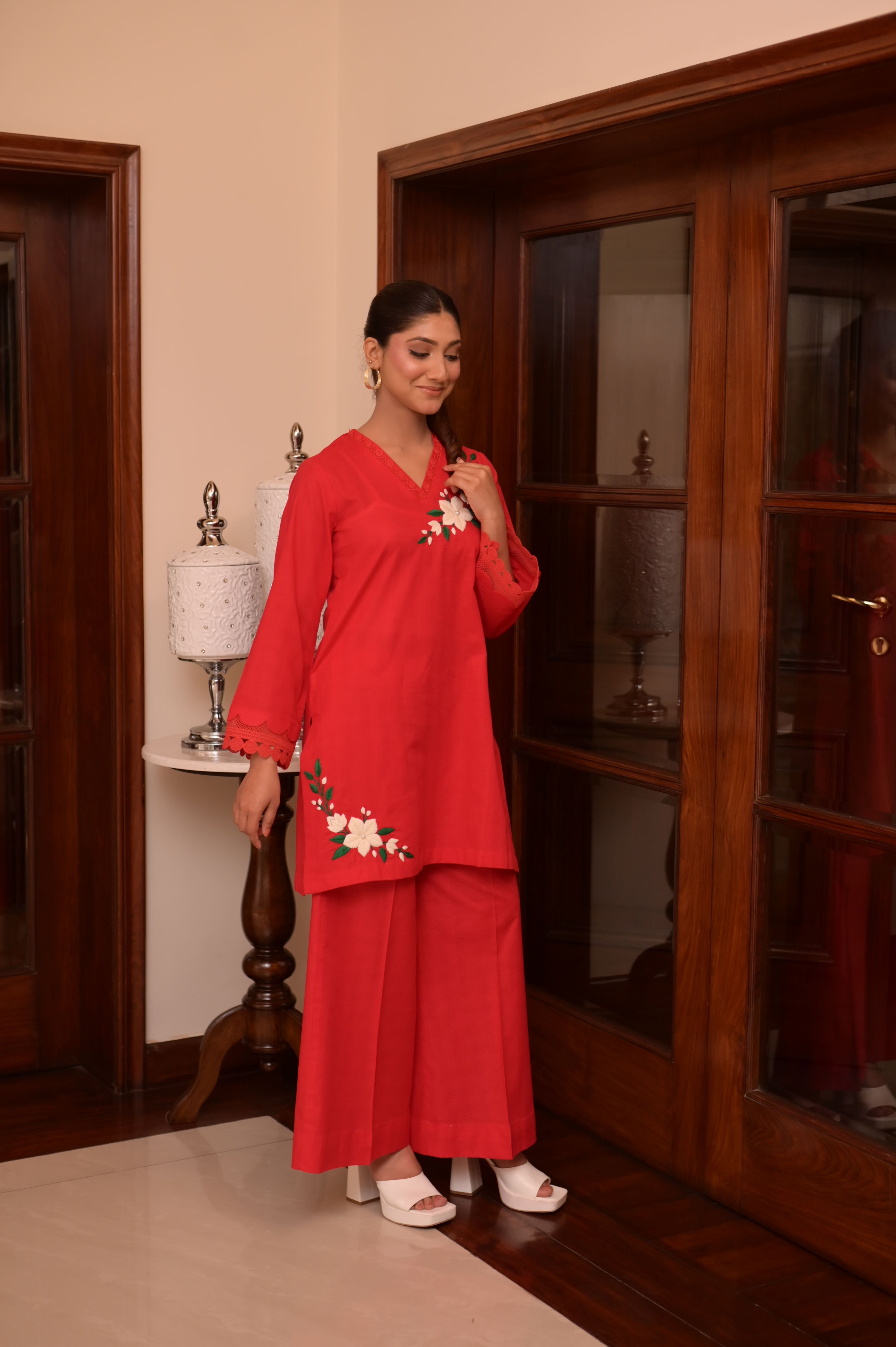 CRIMSON BLOOM HAND-EMBROIDERED COTTON JACQUARD 2-PC SET